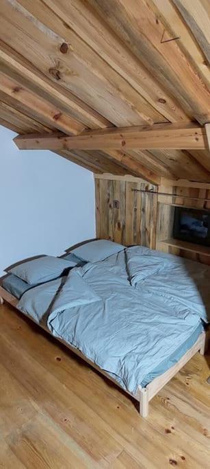 Chalet Boruvka - Biofarma Na Samote V Lesich Benesov  Luaran gambar